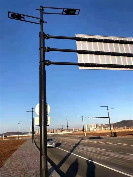 多功能杆路灯